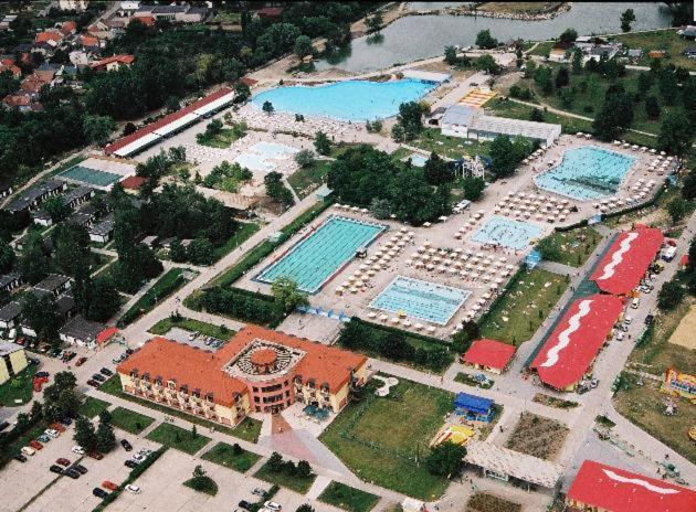 Dom Studia Petra Hotel Štúrovo Eksteriør billede